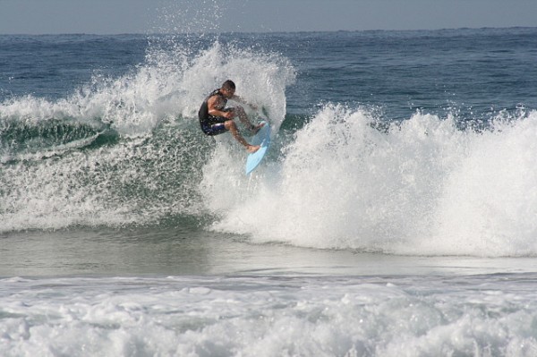 5 best surf spots in sydney north narrabeen point