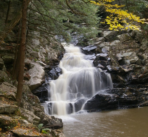 5 best day hikes near boston waconah falls state park